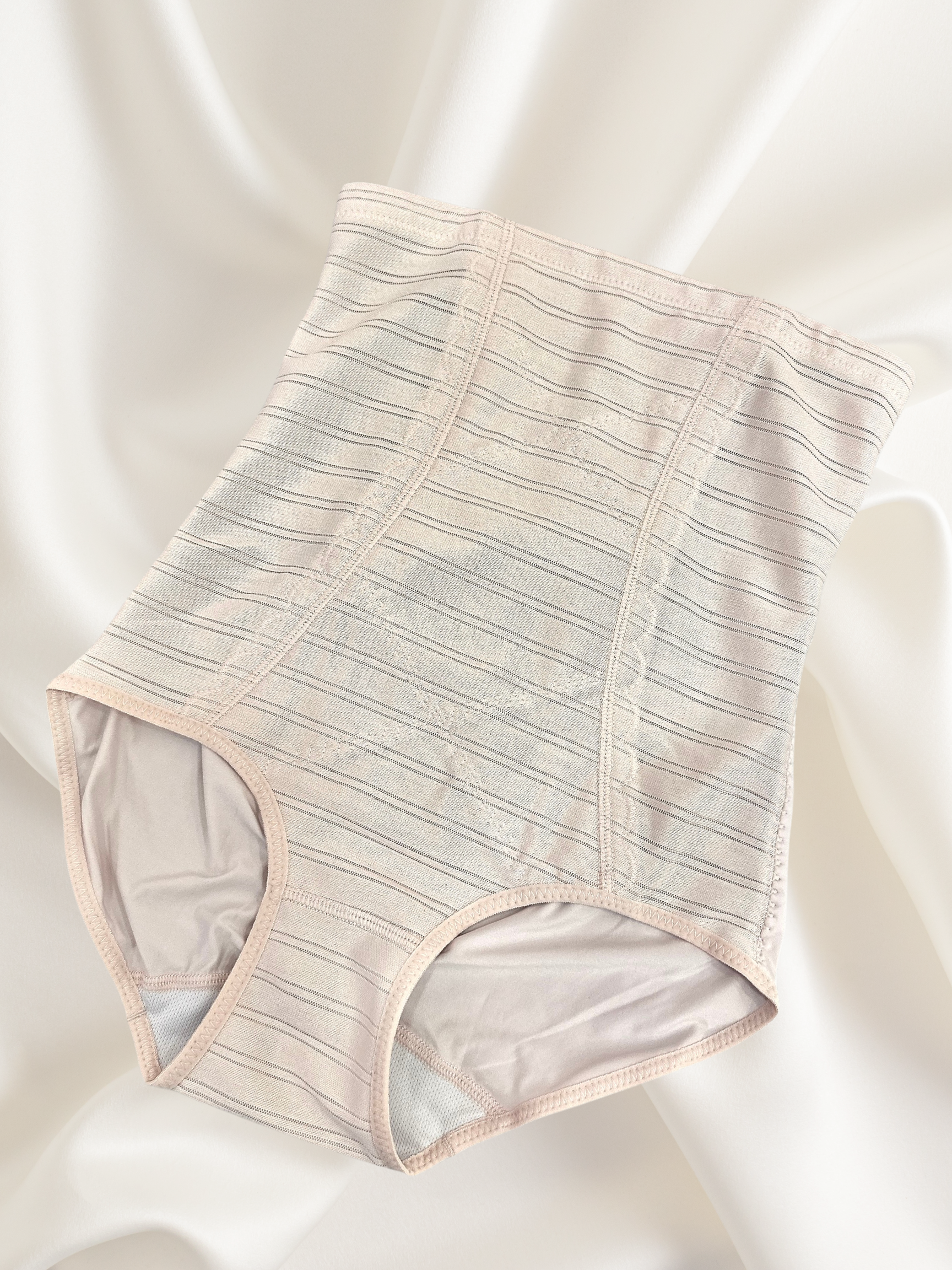 7012 High Waisted Shaper