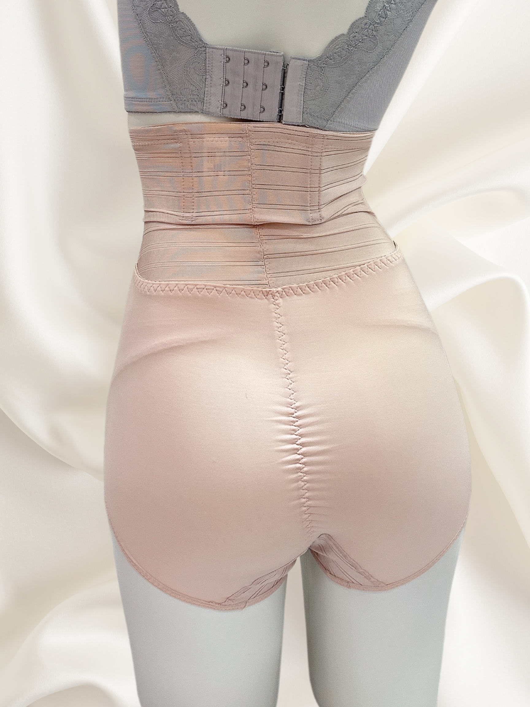 7012 High Waisted Shaper