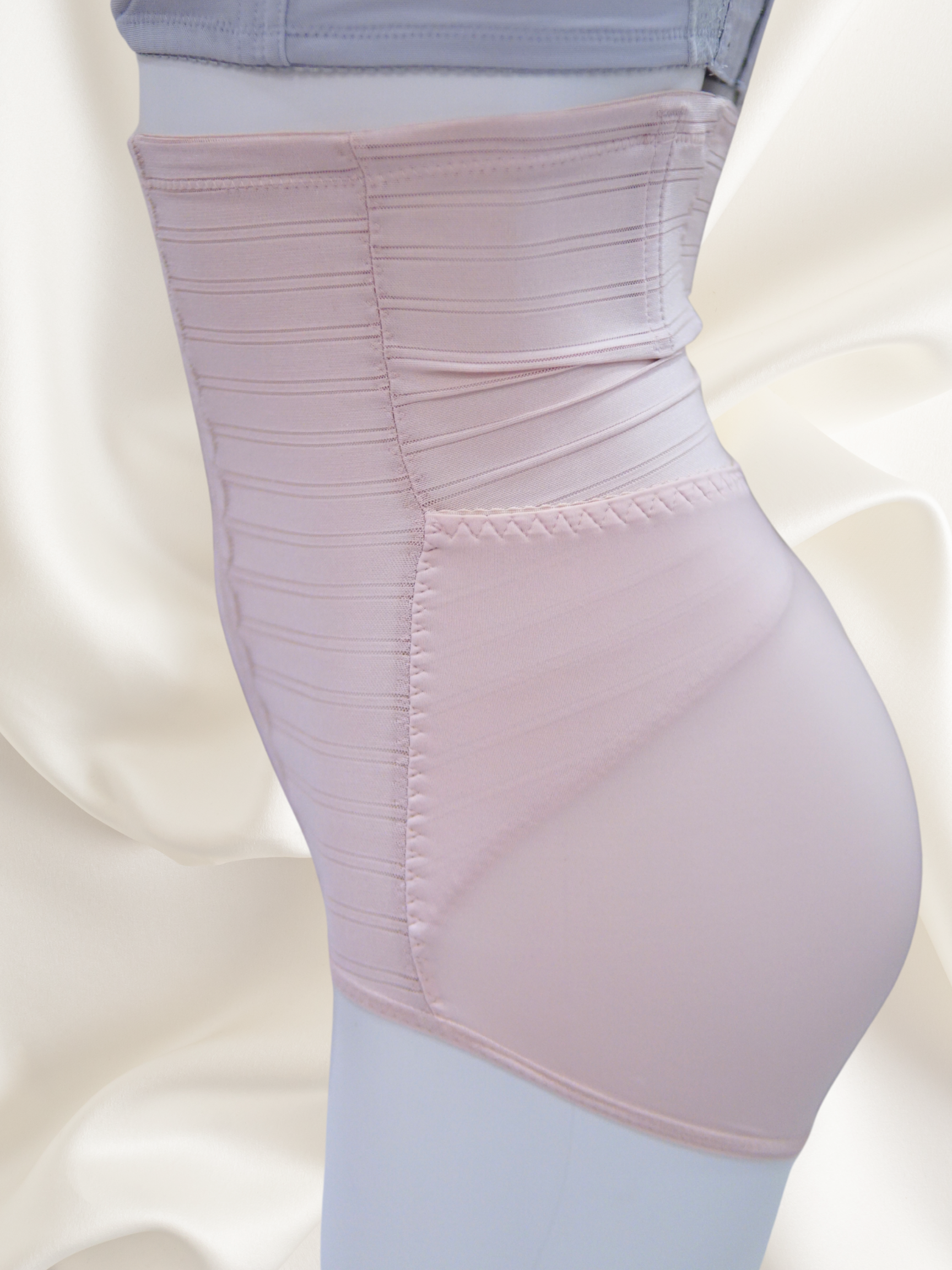 7012 High Waisted Shaper