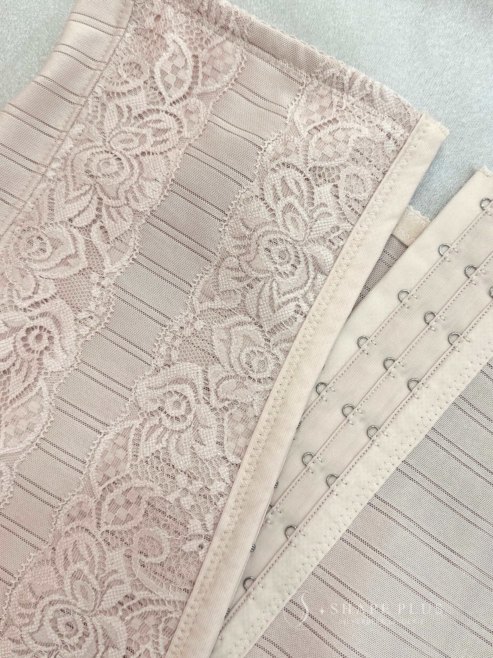 9827 Shaping Waist Cincher