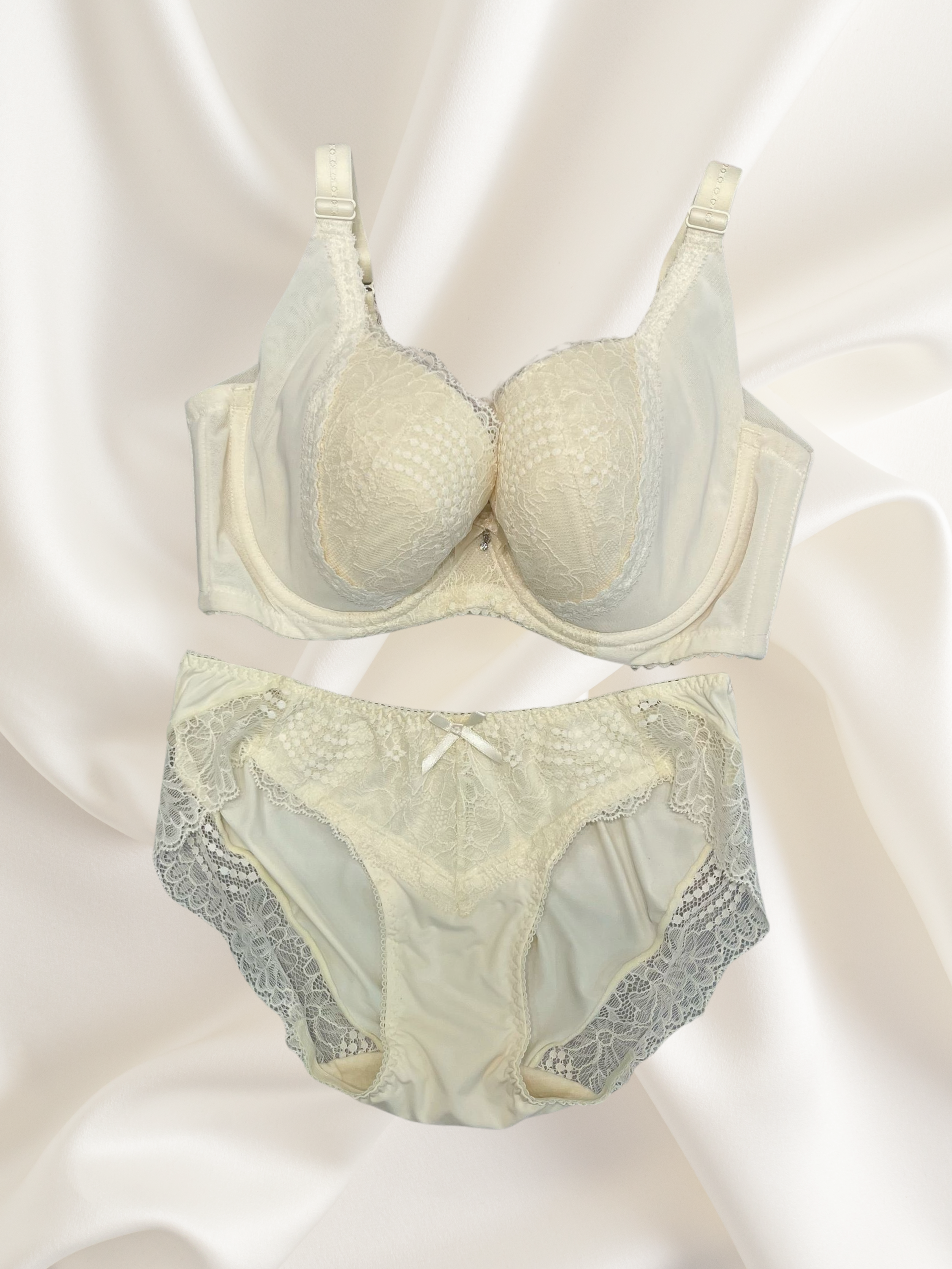 DB6388 Exquisitely Enveloping Comfort Bra